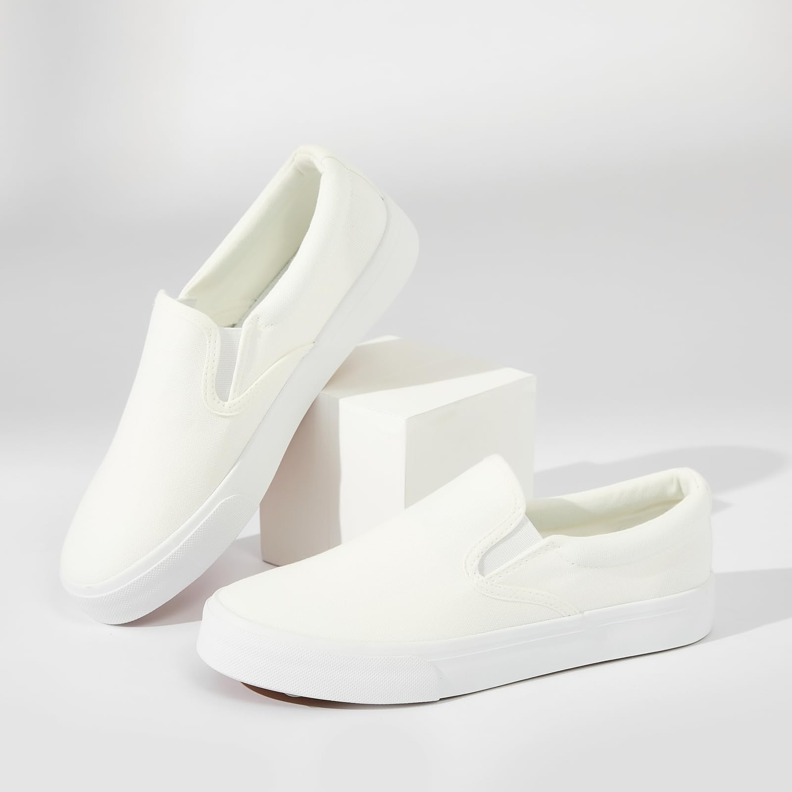 Women's Slip on Shoes Canvas Sneakers Loafers Non Slip Shoes Low Top Casual Shoes