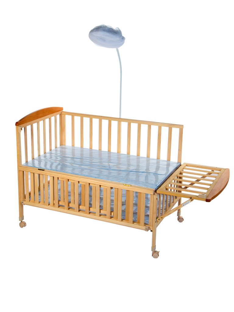 mee mee baby wooden cot with swing & mosquito net