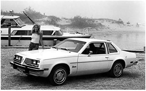 Amazon Com 1980 Pontiac Sunbird Coupe Automobile Photo Poster Entertainment Collectibles
