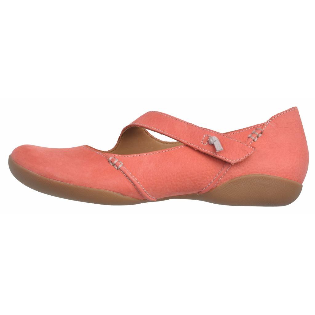 felicia plum clarks shoes