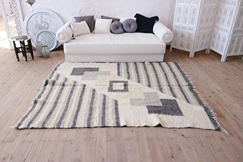 Scandinavian Area Rug Gray Modern Home Decor for bedroom Hand Made Floor Mat Throw Rug Three Snails