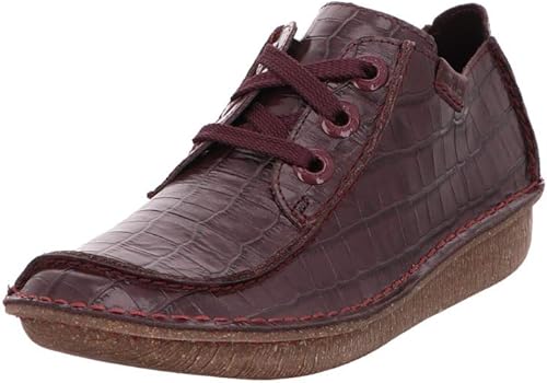 womens clarks lace up shoes