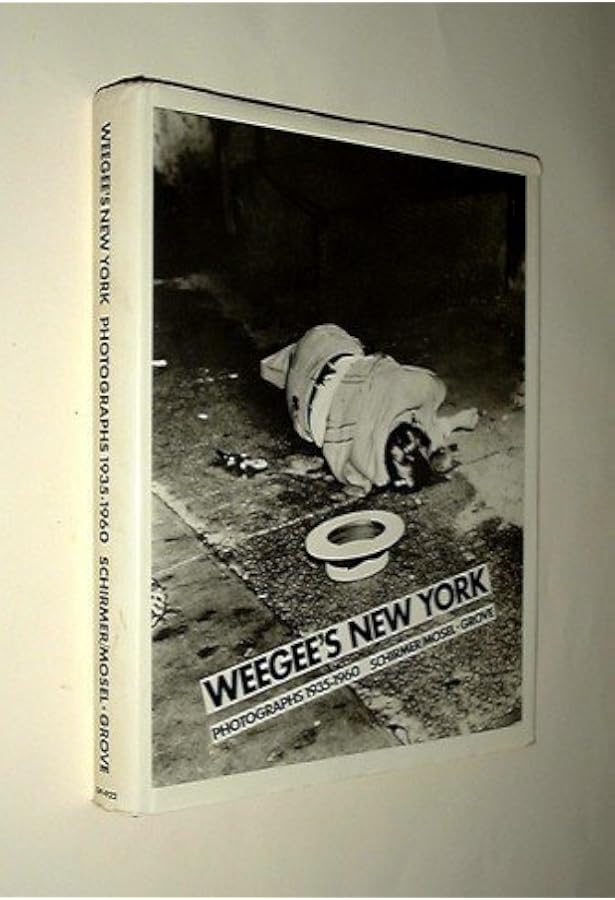 Naked City: Weegee, Arthur 'Weegee' Fellig: 9780306802416: Amazon