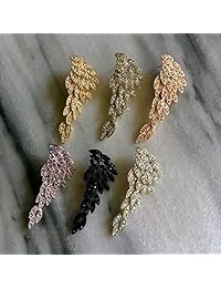 Pendientes largos con diseño de alas de ángel y diamantes de imitación, color dorado y negro