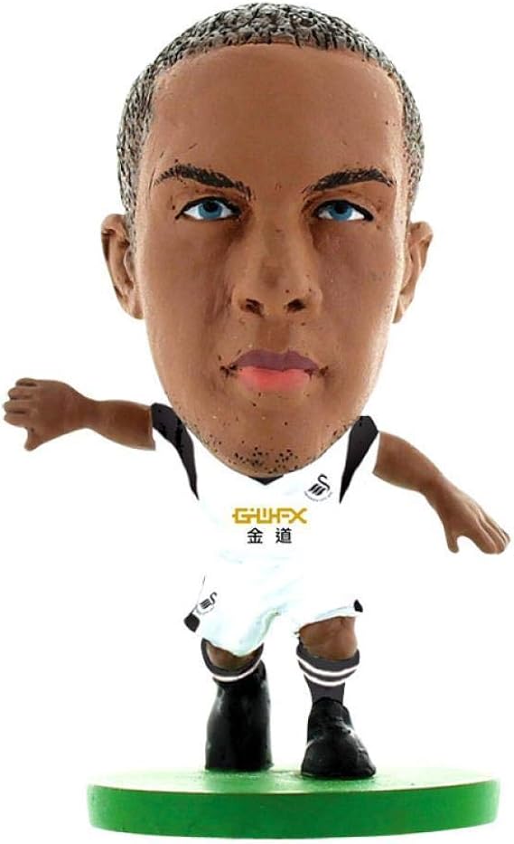 Amazon Co Jp スウォンジー シティ アソシエイション フットボール クラブ Swansea City Afc オフィシャル商品 Soccerstarz ラウトリッジ フィギュア 人形 ワンサイズ ホワイト 服 ファッション小物