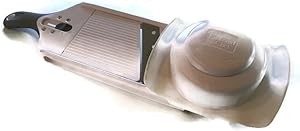 PAMPERED CHEF SIMPLE SLICER - NEW 2011 - #1099