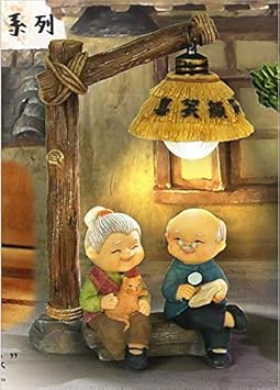 Alter Mann und alte Dame kennen sich und lesen ein Buch Nachtlicht-Paarschmuck 11 * 8 * 16cm