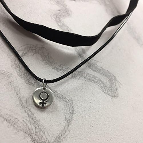 Woman power! velvet ribbon choker