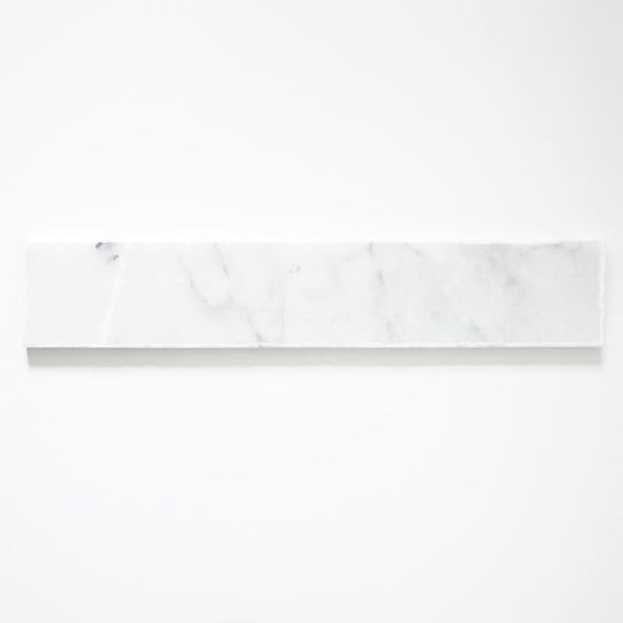 Zócalo de mármol de piedra natural, color blanco, base Ibiza antigua