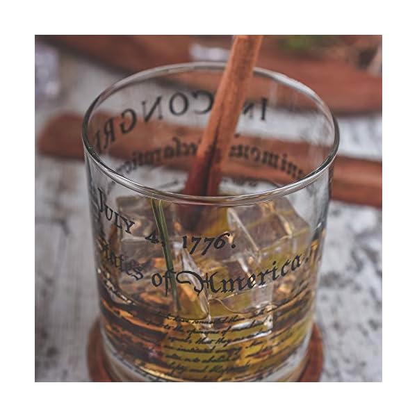 Greenline Goods Whiskygläser - Unabhängigkeitserklärung (2er-Set) | 10 Unzen Becher - American US Patriotic Geschenkset | Altmodische Cocktailgläser – Bild 8