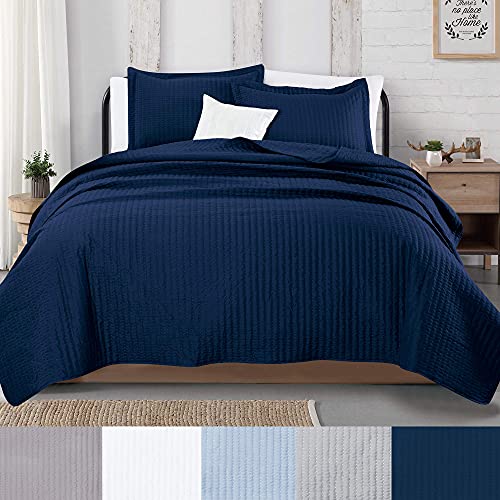 2Piece Detailed Channel Stitch Quilt Set with Shams. Navy Twin Quilt