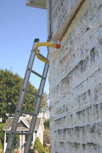 Qualcraft 2470 Corner Buddy Aluminum Ladder Stabilizer