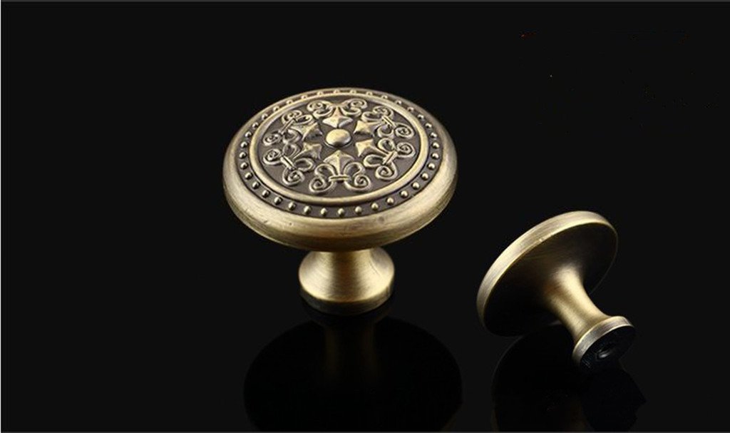 Henkel & Griffe bigforest Retro mit King Carving Royal Palace Schrank