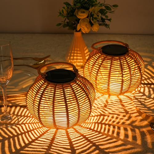 KagoLing Lampe Solaire Exterieur, 2 Lanterne Solaire Exterieur Étanche IP65 Suspension Luminaire, Décoration Jardin, Adaptée aux Balcons Terrasse Cours et Camping Fête, Cadeaux Jardinage
