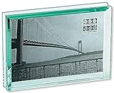 The EMERALD Bevelled Glass Block frame 'floats' your 6x4 photo - 4x6