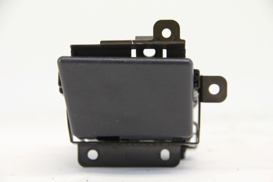 350z Oem Nissan in Dash Cup Holder 03-05 68430-CE86A