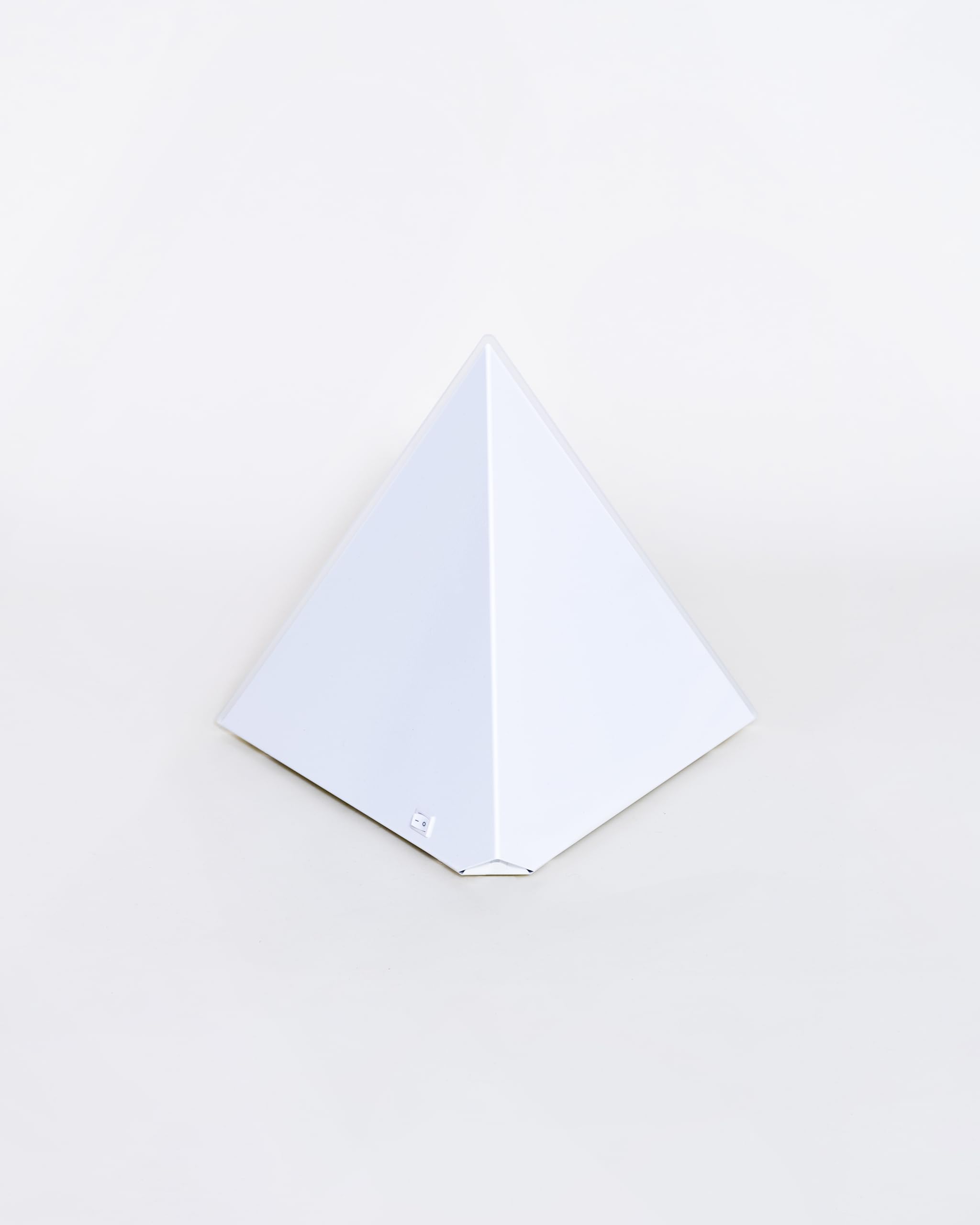 Northern Light Technologies Luxor - 10000 Lux Light Therapy Lamp - Full Spectrum Pyramid LED Lightbox Therapy Light for Natural Mood and Energy Enhancement, Sunlight Desk Lamp, White