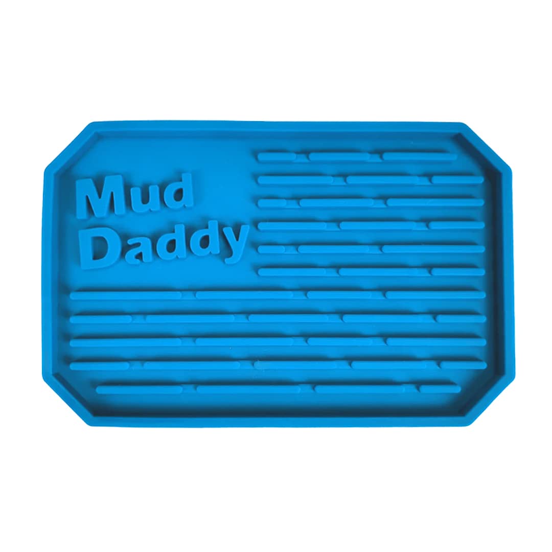 Relaxing in Wash Time Mud Daddy Licking Mat (Blue)