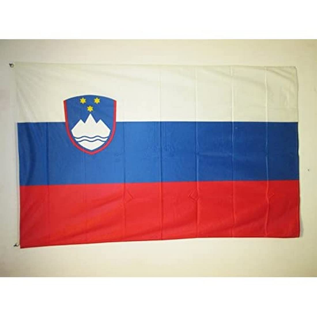 AZ FLAG - Slovenia Flag - 3x5 Ft - For Outdoor - Slovenian Banner Knitted Polyester with Two Plastic Rings - Fade Resistant - Vivid Colors - 3' x 5' Feet - 150x90 Cm
