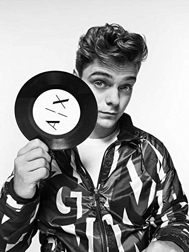 Amazon 不思議なポスター マーティン ガーリックス オランダ Dj 歌手 レコードプロデューサー マルチカラー 12 X 18インチ ポスター Spmg64 アートフレーム ポスター オンライン通販