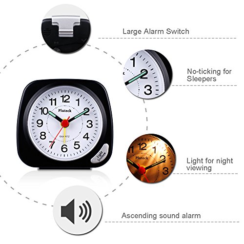 Pluteck Non Ticking Travel Alarm Clock with light and Snooze/Ascending