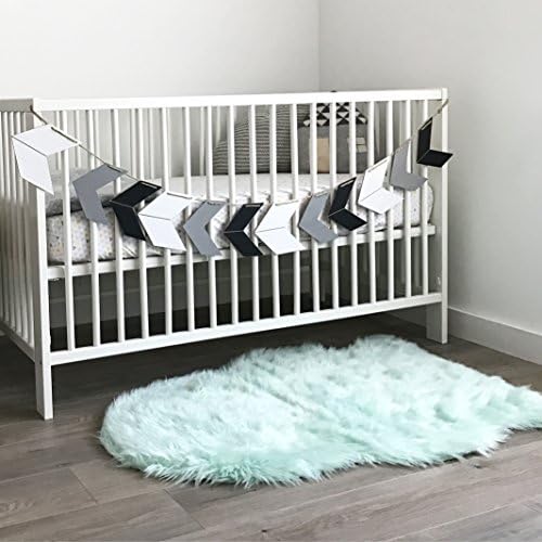 Machine Washable Faux Sheepskin Mint Rug 32" x 44" - Soft and silky - Perfect for baby's room, nursery, playroom (2' 7" x 3' 7") - Pelt Large Mint