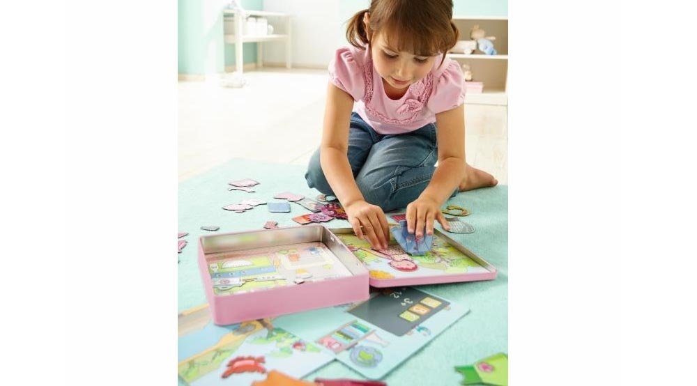 Rompecabezas magnético variado sobre la linda muñeca Lilli Haba 7392