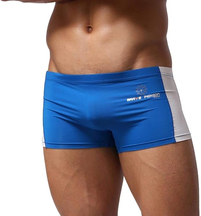 Hombres En Calzoncillos En La Playa