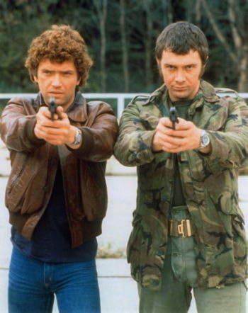 Amazon ブロマイド写真 海外ドラマ 特捜班ci 5 銃を構えるドイル マーティン ショウ ボーディ ルイス コリンズ ノーブランド品 アイドル 芸能人グッズ 通販