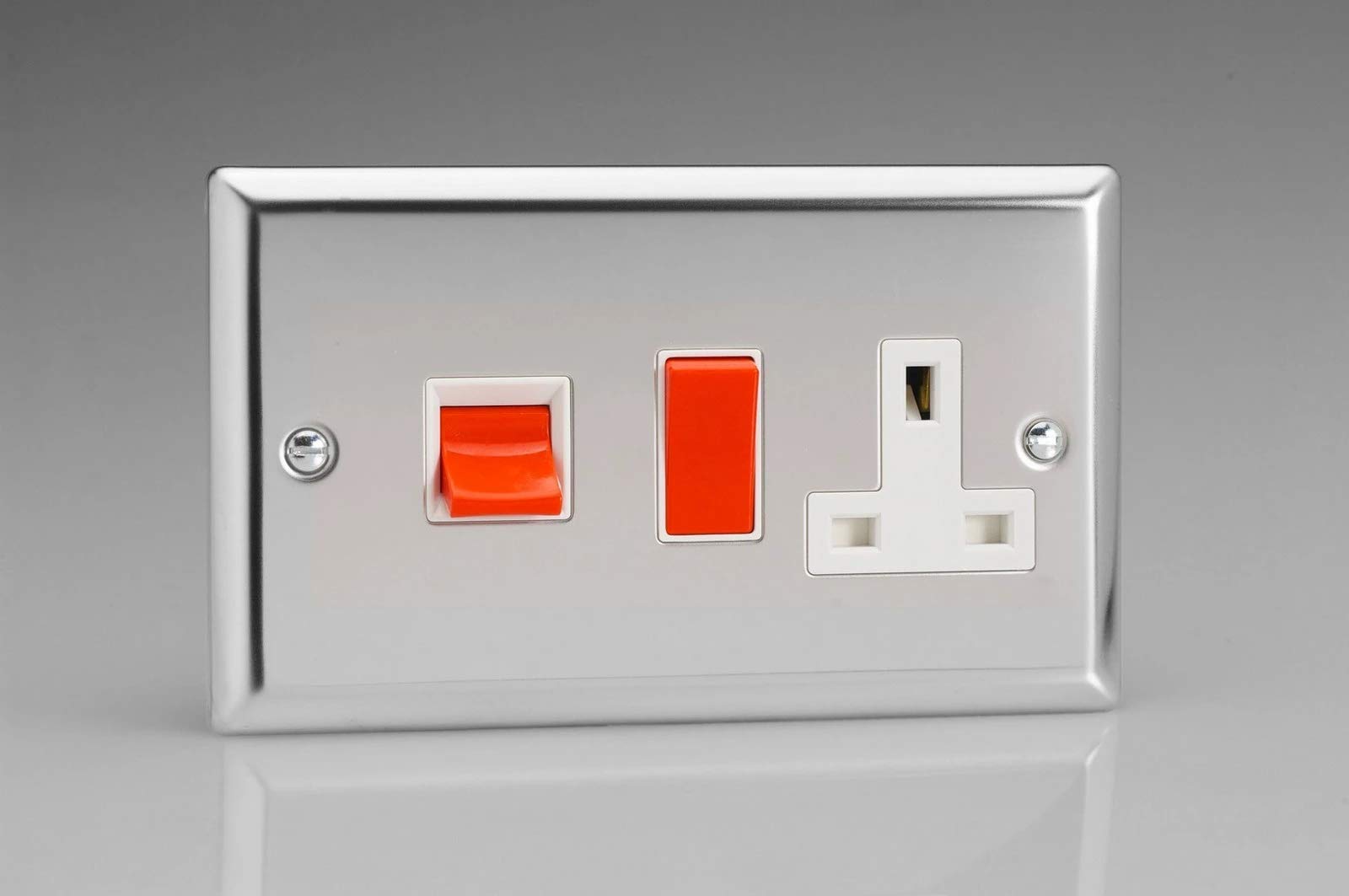 XC45PW - Varilight - Classic - Polished Chrome - 45 Amp Cooker Switch and 13 Amp Switched Plug Socket - White Insert