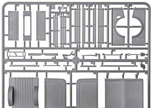 PLASTIC MODEL BUILDING KIT M-42 US 4X4 COMMAND TRUCK 1/72 RODEN 809