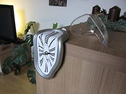 Amazon.de: St. Leonhard Originelle Regal-Uhr mit kunstvollem