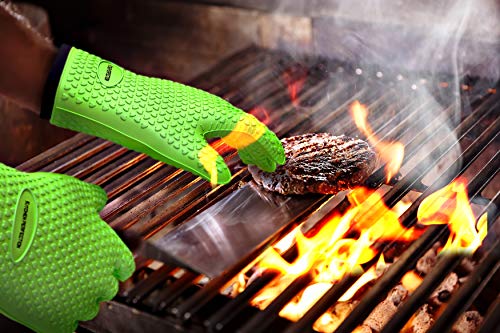 No.1 Set of Silicone Smoker Oven Gloves - Extreme Heat Resistant Washable Mitts for Safe Cooking Baking & Frying at The Kitchen,BBQ Pit & Grill. Superior Value Set + 3 Bonuses (Green)