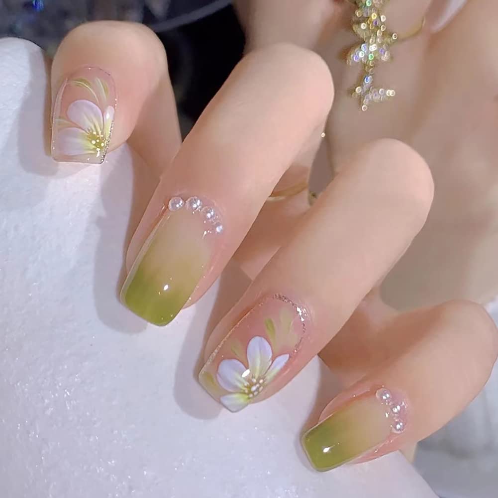 Wedity 24Pcs Christmas Tree Love Short Fake Nails Pearl Flowers Dog Rabbit Acrylic False Nails Press on Nails for Women Girls (G)