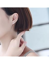 Pendientes de tuerca de plata de ley con triángulo hueco de minimalismo