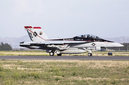 HAS02101 1:72 Hasegawa F-18F Super Hornet 'VFA-41 Black Aces CAG' [MODEL BUILDING KIT]