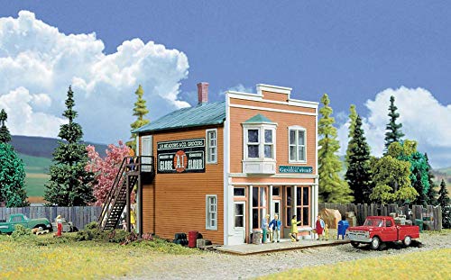Walthers Cornerstone Smiths General Store Train