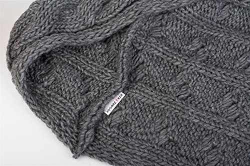 [- styleBREAKER Knitted Poncho with Plait Pattern, Round-Neck Knitted Poncho, coarse Knit, Ladies 0