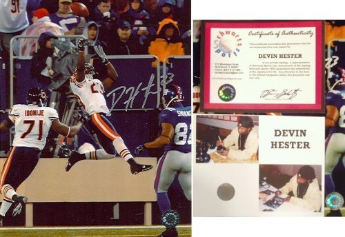 Devin Hester Chicago Bears - 108 Yard Return vs. Giants - Autographed 8x10 Photograph