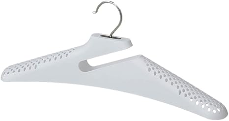 Amazon Co Jp 幅広ハンガー 3本組 ホワイト 乾きやすくそのまま収納できるハンガー Cainz カインズ 人気 話題 グッドデザイン賞 ホーム キッチン