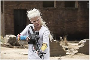 HOLZHEIMER'S Chappie 8x10 Photo Yo-Landi Visser Holding Large Gun kn