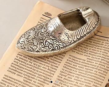 Meenakshi Handicraft Emporium Handmade Shoes Shape White Metal Ashtray for Home, Office, Car, Gifts (8.5 x 8.5 x 2.2 cm, Silver)