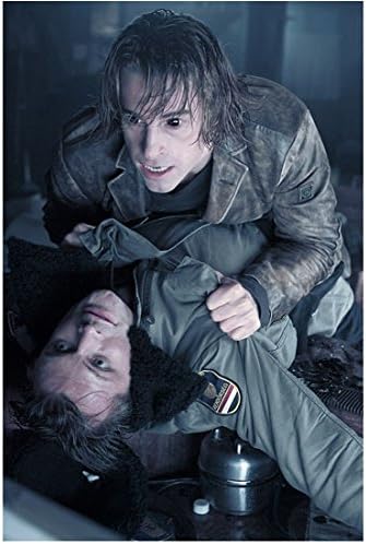 Underworld Scott Speedman as Michael Corvin with Black Eyes and Guard 8 x 10 Photo