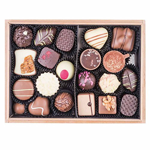 Premiere Midi - Tribar - 20 Edle Pralinen in einem Holzkästchen | Geschenk | Frauen | Männer | Muttertag | Vatertag | Hochzeit | Mann | Frau | Geschenkidee | Weihnachten | Valentinstag | Mama | Papa – Bild 3