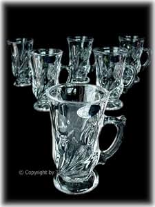 small plastic glasses with lids