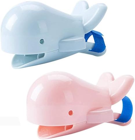 Amazon Co Jp 蛇口延長器のかわいいキャラクターの形は 赤ちゃんがよろよろ歩いている子供と 子供用の水槽柄延長器の青 ピンク 2箇 ホーム キッチン