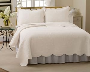 Amazon.com: Lifestyles French Tile Queen Quilt, White ...