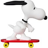 Peanuts: Skateboard Snoopy Ultra Detail Figure Series 17