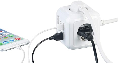 revolt Steckdosenwürfel: 4-fach-Steckdosen-Würfel mit 2 USB-Ladeports und Halterung (Steckdosenwürfel mit USB)