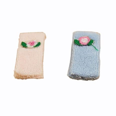 FidgetGear 2Pcs Mini Pink Blue Towel Modeling Toys for 1:12 Doll House Washroom Accessories